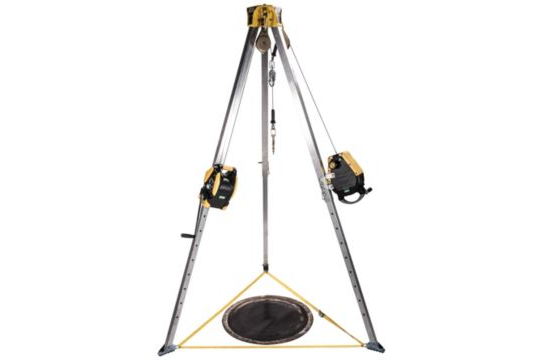 KIT TRÍPODE WORKMAN (INCLUYE: TRÍPODE WORKMAN PN 10102002, HUINCHE WORKMAN DE 20 MT CABLE ACERO INOX PN 10147301, RESCATADOR WORKMAN DE ACERO INOX. DE 15 MTS PN 10158178, POLEA PN 506222, MOSQUETÓN PN 10089207/ BOLSO PARA TRÍPODE)