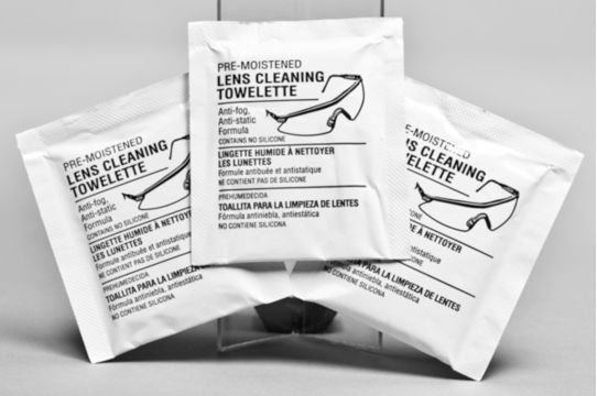 TOALLAS HÚMEDAS PARA LIMPIAR LENTES CAJA X 100 UNIDS